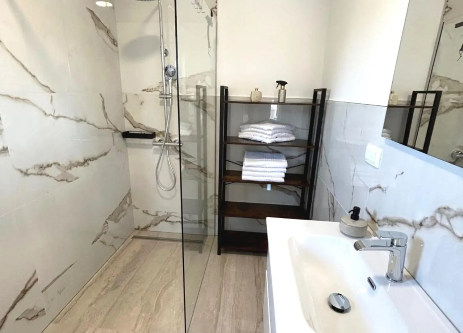 Apartment Ledi Neu ויר