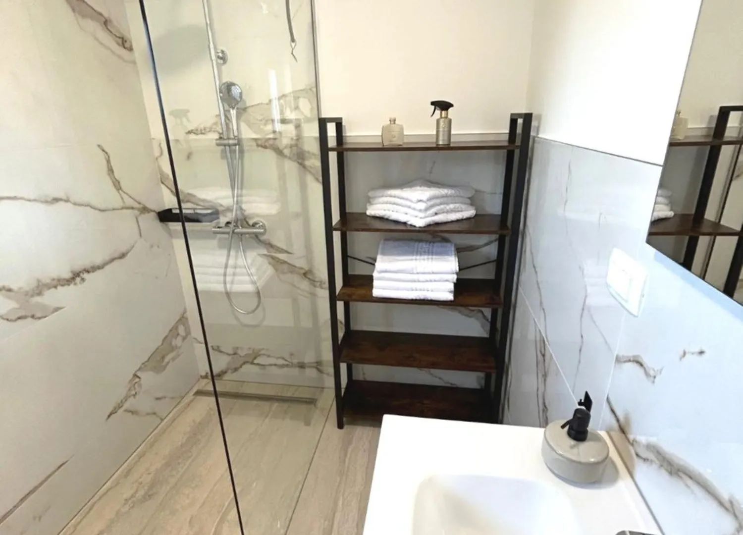 Apartment Ledi Neu ויר
